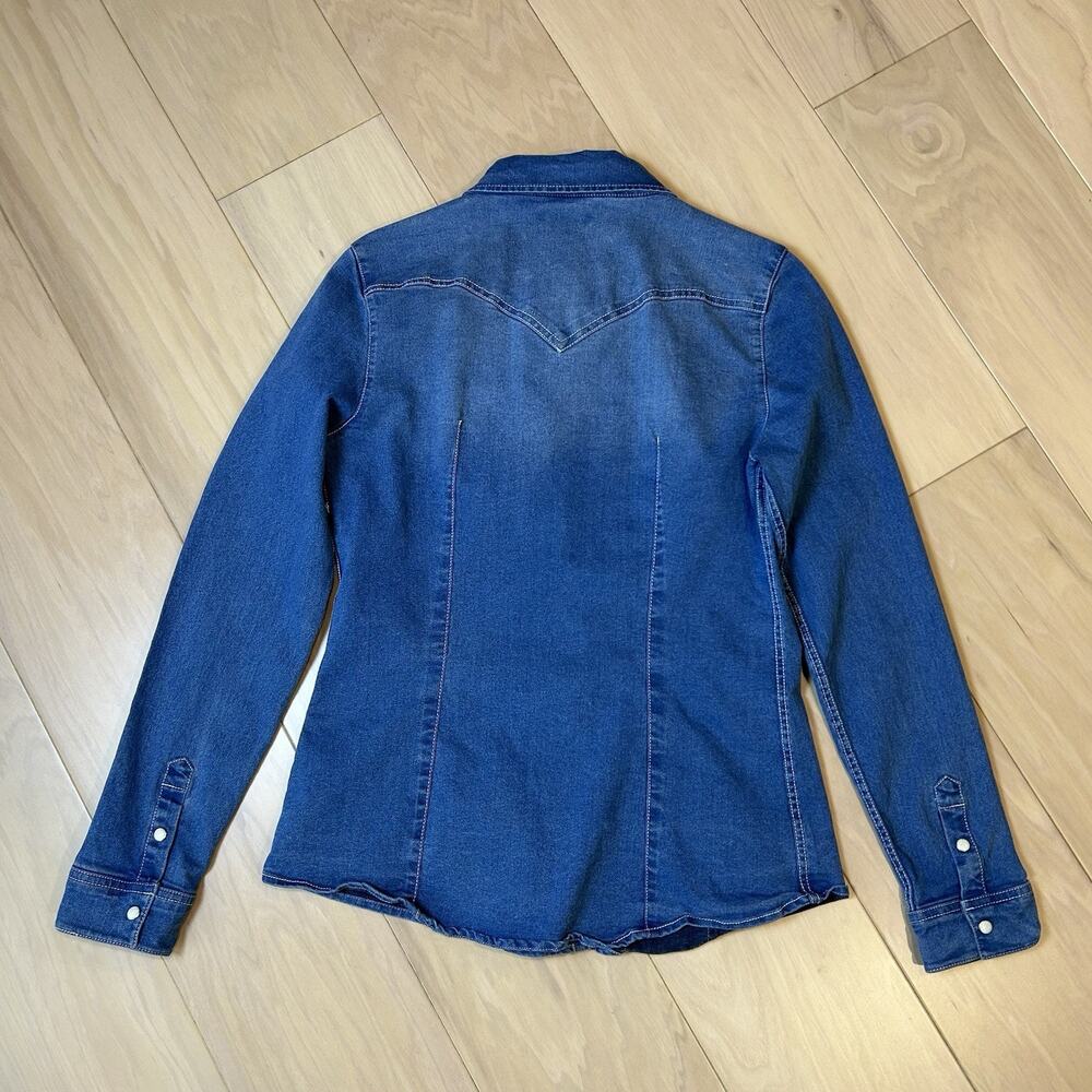 True Religion Western Pearl Snap Denim Blue Shirt Women’s Medium - Picture 4 of 8
